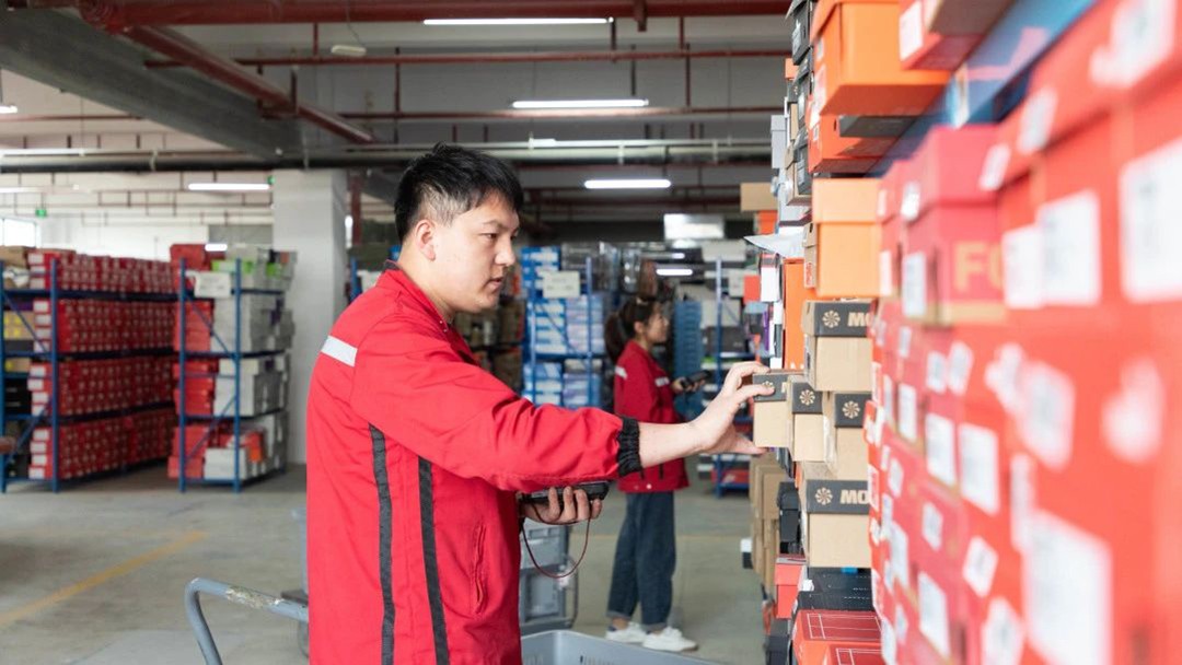 “奥莱折扣店”十之八九的都在赔钱？？真正赚钱的都在做这件事